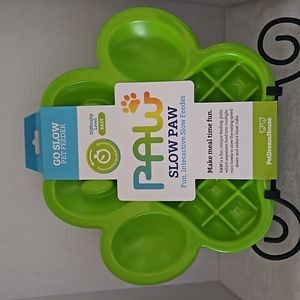 Pet Dream House NWT Green Dog Paw Slow Feeder Anti Skid Rings Dishwasher Safe